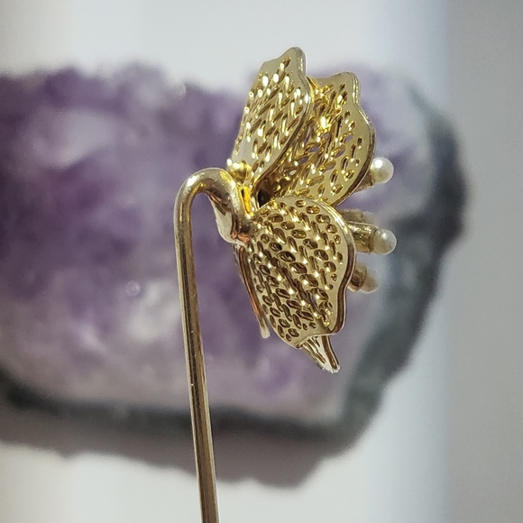 Vintage flower stick pin + bear stick pin - Picture 5 of 10